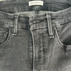 Good American Women’s Slim Grey Washed Jeans